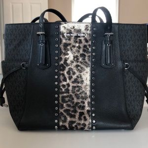 Large Michael Kors shoulder bag